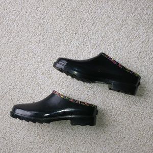 SakROOTS Rain Shoes